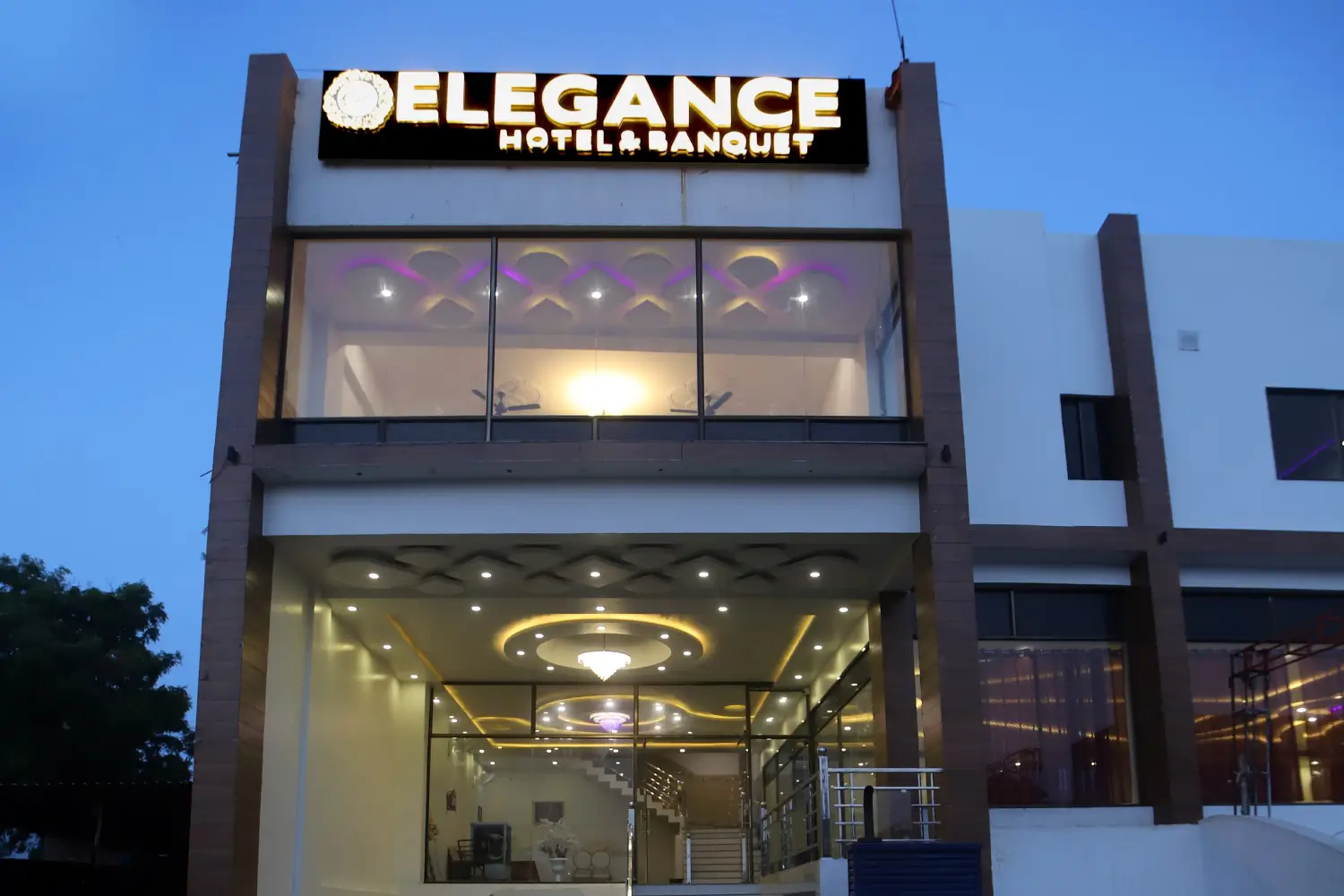 Fabhotel Elegance