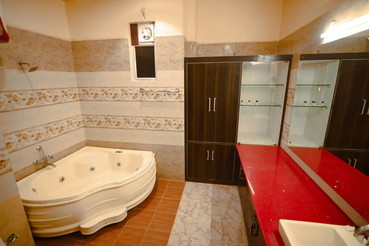 Taraji Hotel & Restaurant Ayodhya