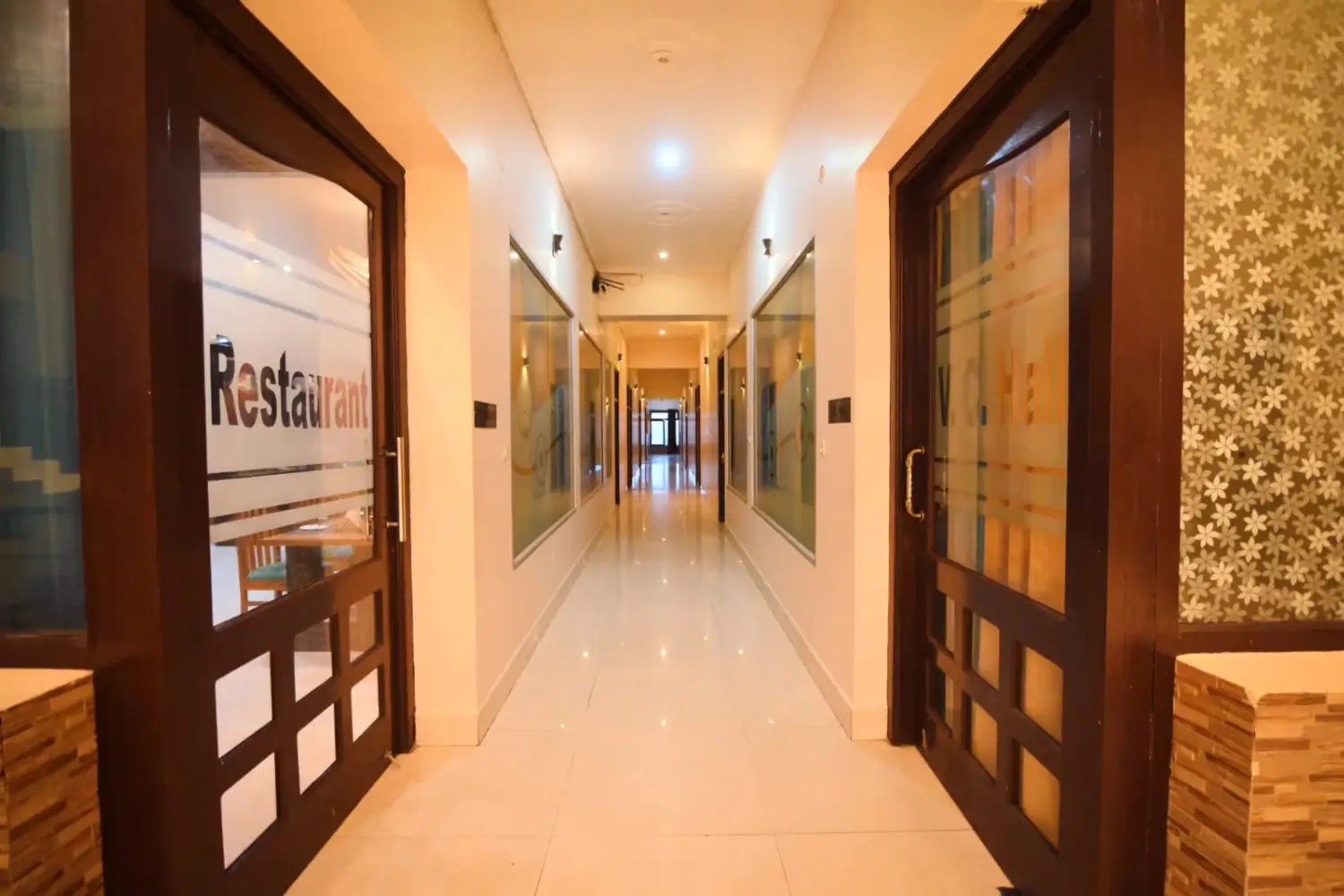 Taraji Hotel & Restaurant Ayodhya