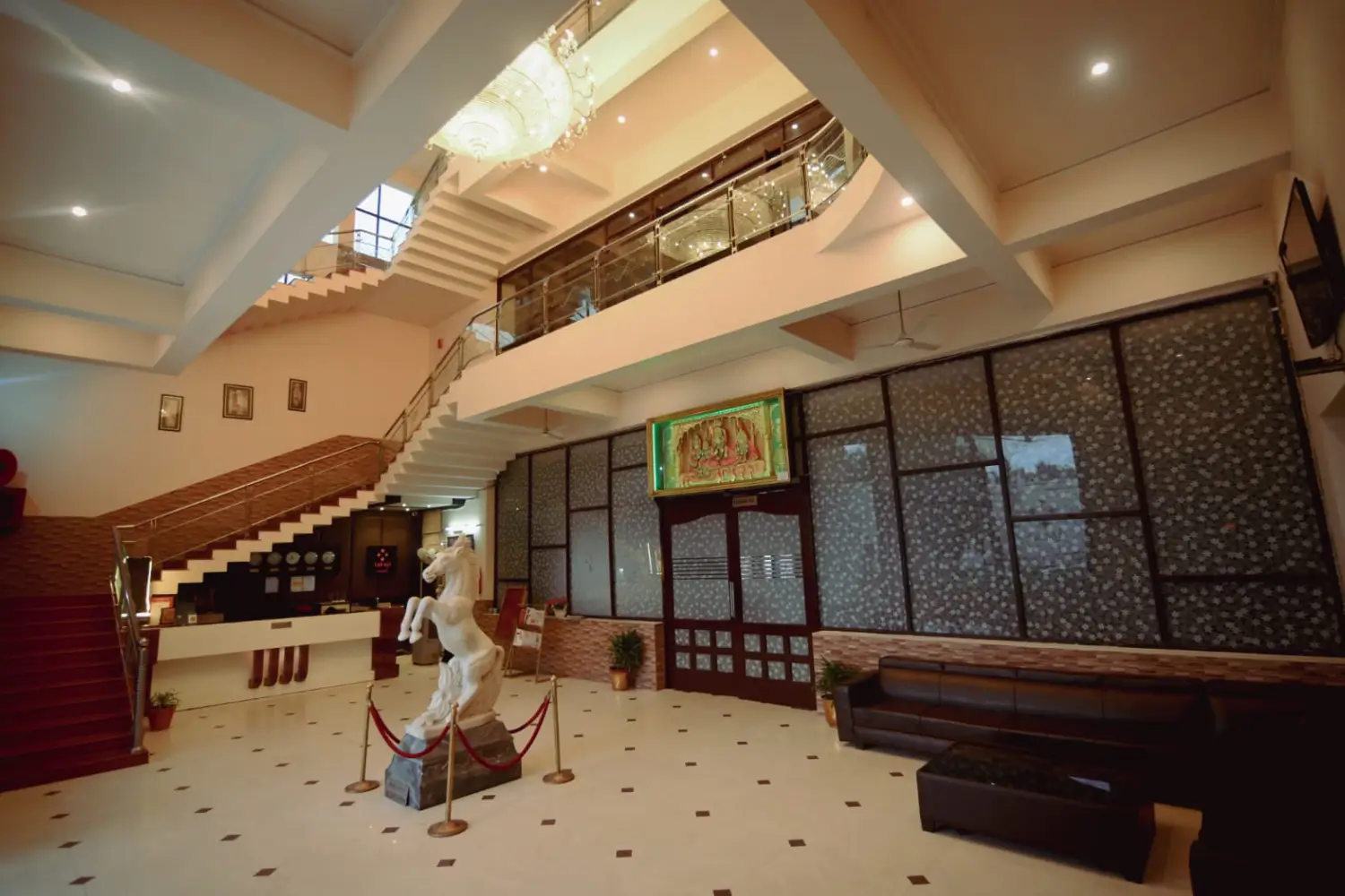 Taraji Hotel & Restaurant Ayodhya