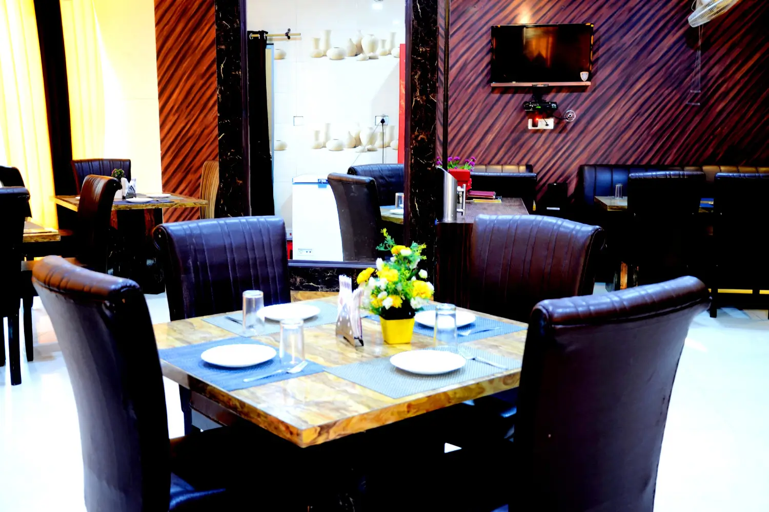 Taraji Hotel & Restaurant Ayodhya