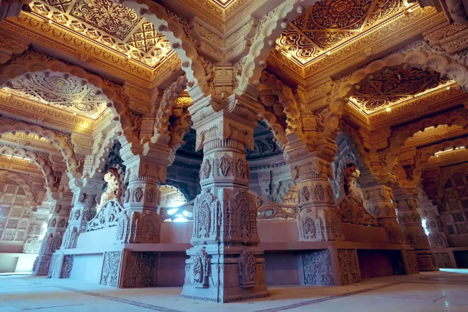 Architectural Grandeur That Blends Tradition and Modernity 